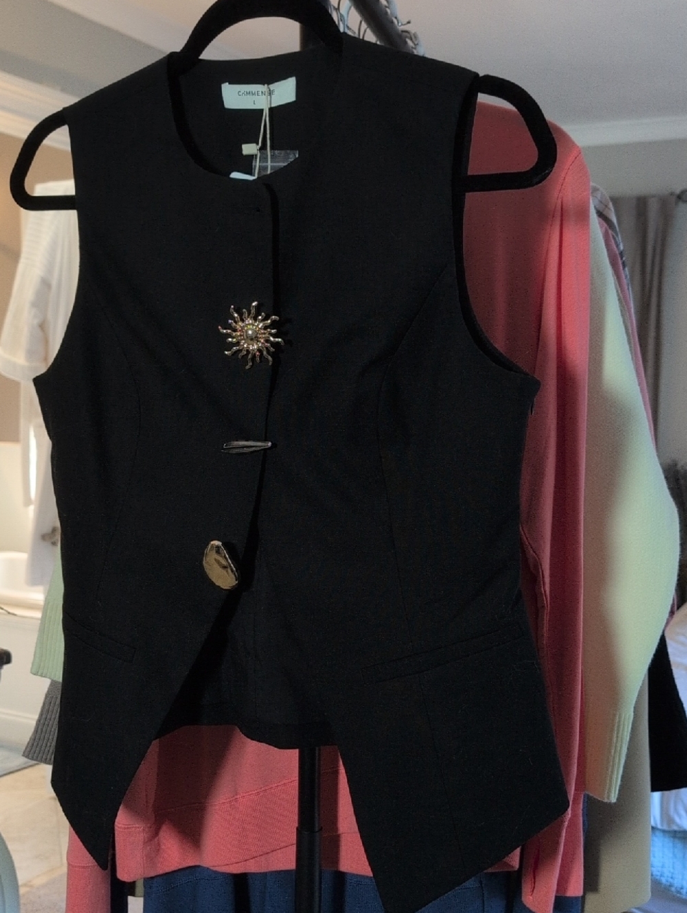 Commense Black Sleeveless Vest